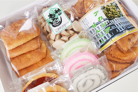 小坂懐かしのお菓子セット（うんぺい×3個、もろこし、アカシアせんべい、みそぱん、くりまんじゅう×2個）