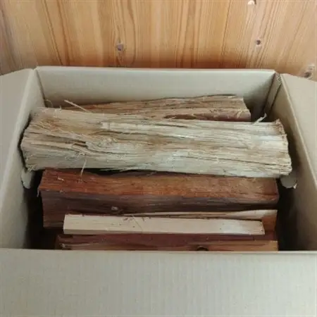 乾燥薪　キャンプ用 10kg　水分量20%以下までしっかり乾燥　大割(約40cm)　広葉樹ミックス【1662926】