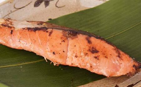 天然紅鮭のおいしい粕漬 厚切 7切入り （2切×2・3切×1） 魚 切り身 漬け 粕漬け 西京焼き 西京漬 海鮮 鮭 しゃけ シャケ北海道 釧路 北海道 あいちょう リピート リピーター 大人気 一番人気 あいちょう釧路 老舗 ご当地 ローカル スーパー 釧路 釧路市 人気 おいしい 美味しい うまい 道東 北海道 F4F-8512