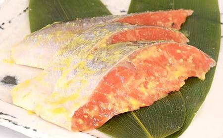 天然厚切紅鮭 食べ比べセット 西京漬 2切×2袋、粕漬 2切×2袋 (計8切) 魚 切り身 漬け 粕漬け 西京焼き 西京漬 海鮮 鮭 しゃけ シャケ北海道 釧路 北海道 あいちょう リピート リピーター 大人気 一番人気 あいちょう釧路 老舗 ご当地 ローカル スーパー 釧路 釧路市 人気 おいしい 美味しい うまい 道東 北海道 F4F-8513