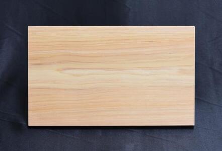 東近江原産ひのき（桧）まな板 木凛-KIRIN-雅-MIYABI-size：S ナエムラ株式会社 滋賀県 東近江市 A-B09 東近江原産 ひのき 桧 まな板 木凛 KIRIN 雅 MIYABI 天然 無垢材 手作り 香り 抗菌 衛生的 包丁優しい キッチン 台所 調理器具 プレゼント ギフト