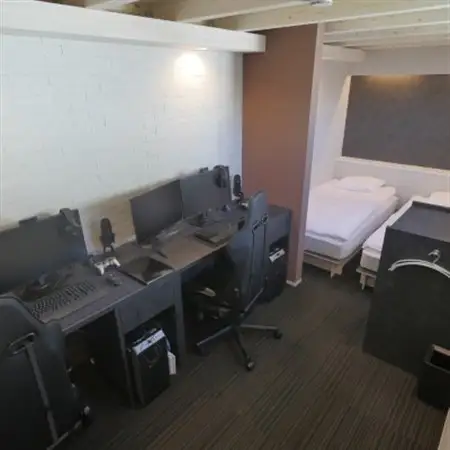 リゾートホテルHOTEL VILLA THE RooM e-sports ＆ resort宿泊券2名【配送不可地域：離島・沖縄県】【1673516】