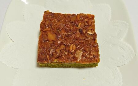 相模原市で栽培しているオリーブの葉で作られているフロランタン