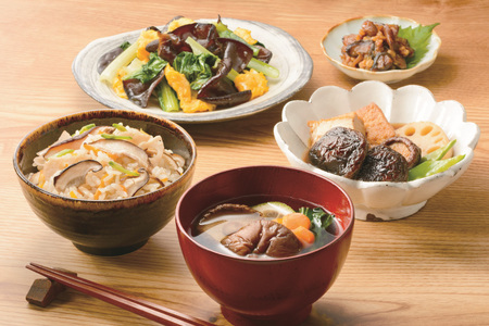 きのこ しいたけ きくらげ 干し椎茸 スライス干し椎茸 干しきくらげ 椎茸の粉末 訳あり乾椎茸 小粒椎茸 セット [きのこ屋 長崎県 平戸市 hr42bgy410101]