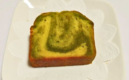 相模原市で栽培しているオリーブの葉で作られているパウンドケーキ（マーブル）
