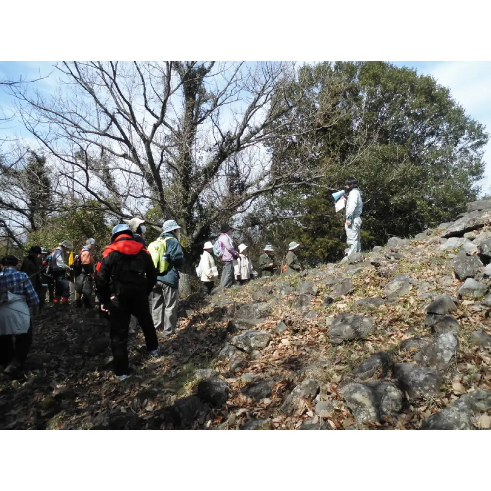 文化財専門員と行く！石清尾山古墳群（峰山地区）ガイド見学ツアー