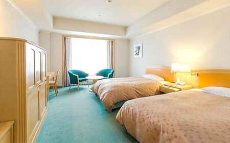 石川県加賀市 ふるさと納税返礼品 ホテルアローレ宿泊＆片山津ゴルフ倶楽部ご利用パック スタンダードツイン土日1泊2日（1名様分）旅行 トラベル 宿泊券 旅行券 トラベル F6P-2895