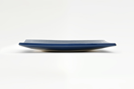 【Mustakivi】SOBA プレート BLUE｜ ムスタキビ Mustakivi むすたきび MUSTAKIVI Marimekko マリメッコ デザイナー 砥部焼 北欧 キッチン 食器 食器 湯呑 皿 ティーカップ 石本藤雄 フィンランド おしゃれ ギフト プレゼント 贈り物 テーブルウェア 数量限定 人気 おすすめ 愛媛県 松山市 送料無料【IYT065】