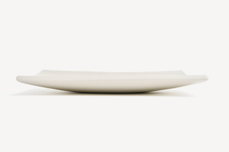 【Mustakivi】SOBA プレート WHITE｜ ムスタキビ Mustakivi むすたきび MUSTAKIVI Marimekko マリメッコ デザイナー 砥部焼 北欧 キッチン 食器 食器 湯呑 皿 ティーカップ 石本藤雄 フィンランド おしゃれ ギフト プレゼント 贈り物 テーブルウェア 数量限定 人気 おすすめ 愛媛県 松山市 送料無料【IYT066】