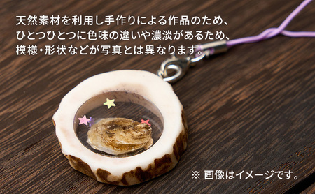 鹿角と牡蠣のストラップ 1個 [ 鹿 鹿角 ストラップ 牡蠣殻 牡蠣 雑貨 小物 お土産 プレゼント ギフト ハンドメイド 自然素材 北海道 厚岸町 ]