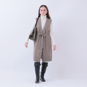 ルーエンローズ カシミヤ 部分ケーブル編みロングジレ（ブラウン） RU2311-19
