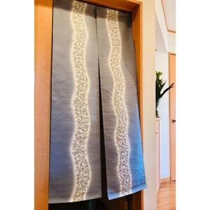 職人の技が光る美しい暖簾（木版染め　花づくし）