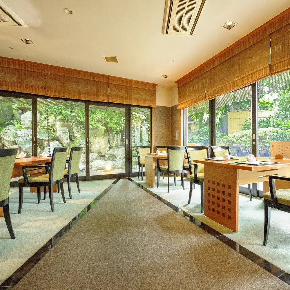 【「加賀料理まほろば」 （金沢白鳥路　ホテル山楽）】ペアディナー食事券 《郷土料理会席》