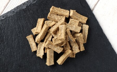 【骨までホロっと】生ほっけすてぃっく 約75g 15g×5袋 ペット 愛犬 犬 いぬ 愛犬 わんちゃん ワンちゃん 魚 お魚 さかな えさ 餌 チップ ほっけ ホッケ カルシウム ヘルシー おやつ 北海道 小樽市 常温