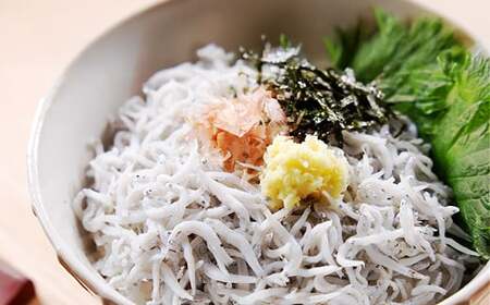 釜揚げしらす【4パック】 計約800g 釜揚げシラス しらす 釜揚げ 加工品 グルメ 食品 魚介 小魚 魚 海鮮 海の幸 愛媛県 冷凍 （896）