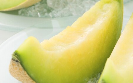 キングメルティー メロン 大玉 1玉 約2kg～2.5kg  くだもの 果物 果実 フルーツ 舐瓜 北海道 浦臼町【2026年7月上旬－2026年7月下旬迄順次発送予定】