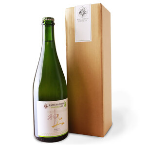 上ノ国ワイナリーの白ワイン「上の白ナイアガラ2023」　750ml×1本　白ワイン　北海道ワイン　スパークリングワイン　家飲み　パーティー　プレゼント　高級　ディナー　お酒　果実酒