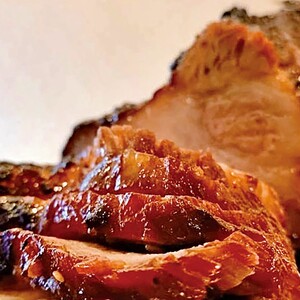 【東京・深川チャーシュー専門店】職人手焼き！香港式の本格焼豚「蜜汁叉焼 肩ロース」《千葉県産銘柄豚 林SPF使用》【kt088-001】
