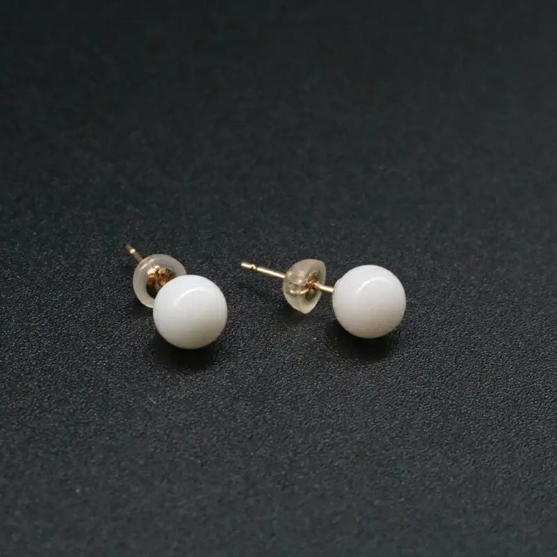 【サンゴ】白サンゴピアス