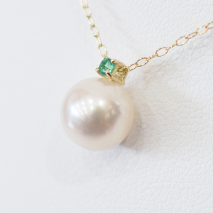 S101-513_あこや真珠 ペンダント ネックレス 8mm - 8.5mm 天草 熊本 ホワイトピンク 誕生石 5月 エメラルド 半貴石 本真珠 K18