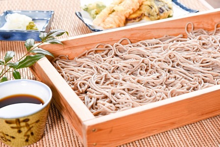 製麺所こだわり 山形の田舎そば「小沢部そば(乾麺)」 24束（48人前） 大沼製麺所 【 お取り寄せ 備蓄 小分け 個包装 常温 保存 便利 ご当地 グルメ 土産 特産 名物 蕎麦 東北 山形県 ざるそば もりそば かけそば 】　015-F-ON010