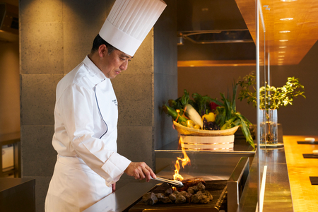 【レストラン利用券】富士山三島東急ホテル ROBATA GRILL 炉 L’EAU 館内13階レストラン 利用券 25,000円 分 （ 2,500円×10枚 ） 高層階 富士山 観光 旅行  温浴 露天風呂 絶景 旬の食材  レストラン 炉端グリル料理 和洋料理 富士山 三島 東急ホテル 静岡県 静岡 三島市