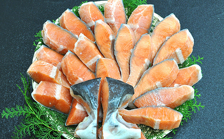 【順次発送】 【訳あり】 減塩銀鮭 2kg 鮭 さけ サケ しゃけ シャケ 減塩 銀鮭 塩鮭 切り身 冷凍 魚 海鮮 魚介 魚貝 海産物 海の幸 おかず おつまみ 肴 国産 食品 復興 震災 コロナ 能登半島地震復興支援 北陸新幹線 F6P-3168
