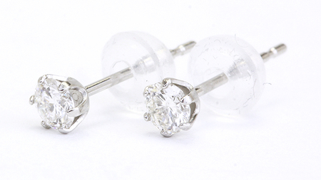 ダイヤモンド スタッド ピアス 合計 0.10ct（ハート＆キューピッドカット）[AH117sa]