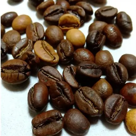 【毎月定期便】直火自家焙煎コーヒー200g (豆)　新鮮なコーヒーが毎月届きます。全6回【4081567】
