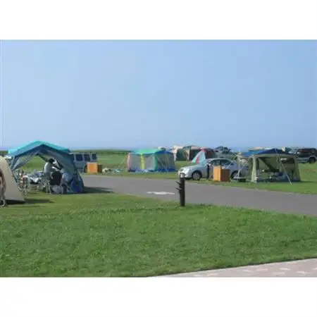 北海道初山別村みさき台公園オートキャンプ場利用券(カーサイト/AC電源なし/1泊分)【1544137】