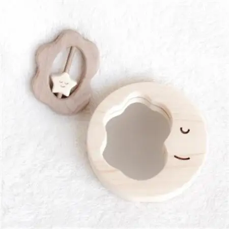 ひのきのおもちゃIKONIH(アイコニー)の知育玩具　はじめてミラーラトル【1450428】