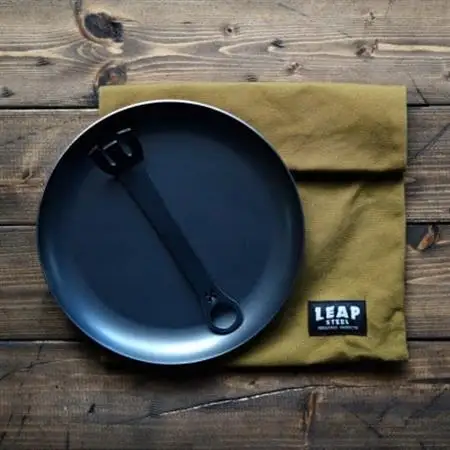 LEAPSTEEL 取っ手がとれる鉄フライパン3点セット ケース付(カーキ)キャンプ用品【配送不可地域：離島】【1550903】