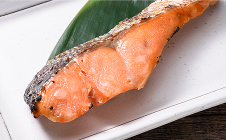 紅鮭西京漬け2切×4 (約640g） 紅鮭 海鮮 魚 漬魚 個包装 真空パック 小分け簡単 冷凍 おかず F5F-0243