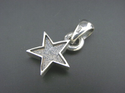 Medium pentagram pendant