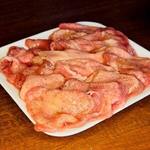 塩だれ牛タンスライス＆牛タン入り熟成ソーセージ 800g (牛タン400g、ソーセージ200g×2パック）【2290】