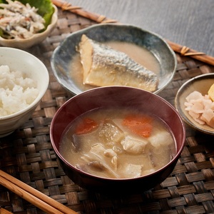 a13-118　冷凍　具だくさんごちそう豚汁　140g×10袋