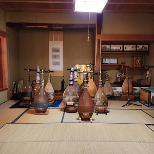 鳳凰三山、甲斐駒ヶ岳を間近に臨む古民家で、伝統の「薩摩琵琶」体験教室｜北杜市明野町小笠原地区 [h202] 