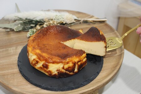 冷凍なのに焼きたての味 特殊技術で作ったバスクチーズケーキ（プレーン）_OS362-0002
