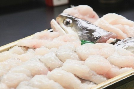 【若男水産】淡路島名物！風味豊かな天然鱧すきセット（４～５人前） ◆配送5月25日～9月30日