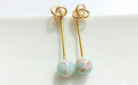 loose knot ピアス アクセサリー 1個【シンプル ブルー ブラウン 天然石 ゴールド 2way クール シャープ 可愛い ギフト プレゼント ハンドメイド 手作り  職人 上品 華やか  ドレス 大人の雰囲気  ラッピング 母の日 結婚式 Q 北海道 幕別町】