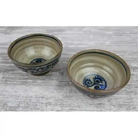 伝統のやちむん　からくさ紋様 3.5寸マカイ ペア【仁陶器工房】【1724489】