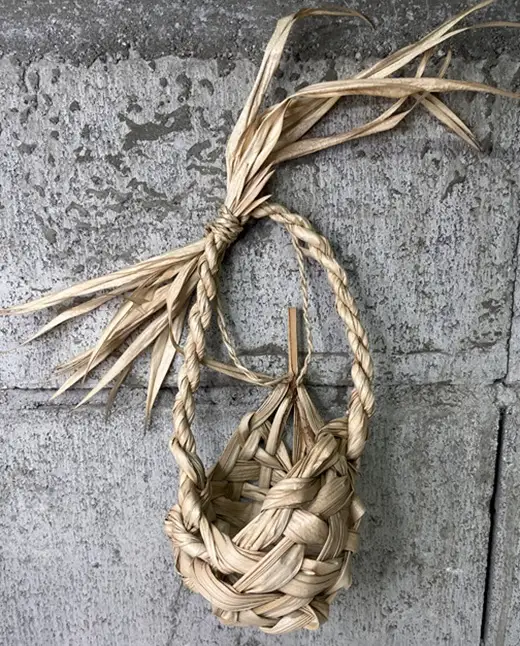 自然が編んだ、花の舞台。「クバの花籠」 YT-4|沖縄県 与那国町 与那国島 民芸 手作り 自然 生活 暮らし 伝統 花籠 贈答 ギフト