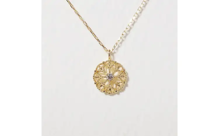 K18 0.01ct フラワーダイヤモンドペンダント 山梨県 甲斐市 BQ-223