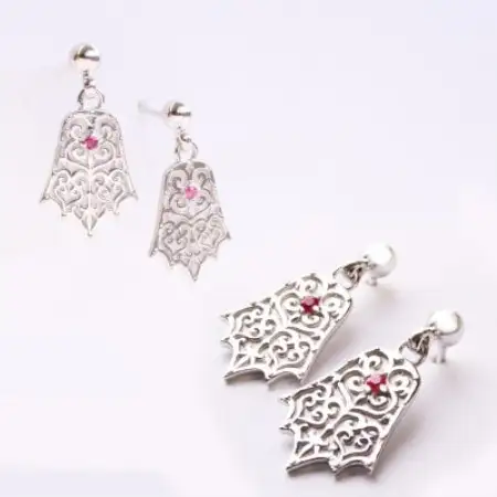 【Do_goods】古墳時代の造形美　棘葉形杏葉 ルビー シルバーピアス 659-874-R【配送不可地域：離島・沖縄県】【1490358】