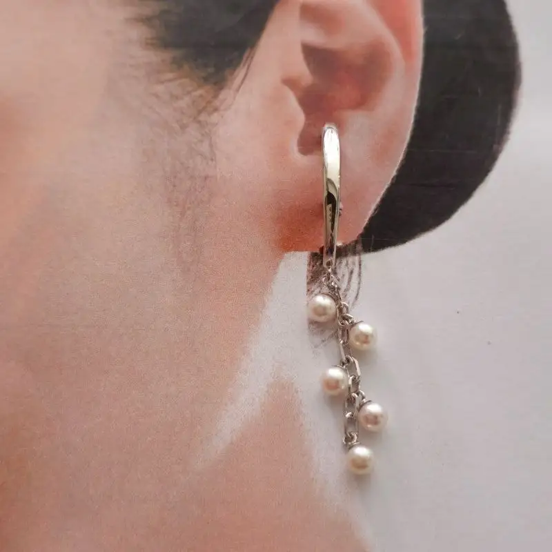 真珠 イヤーカフ 4.0～4.4mm SV シルバー Silver イヤーカフ ベビー パール アクセサリー ジュエリー ファッション 国産 あこや 冠婚葬祭 慶事 誕生日 結婚式 記念日 お祝い 贈答用 贈り物 ギフト プレゼント 普段使い おしゃれ カジュアル 三重県 伊勢 志摩市 / ピアスホールのない方におすすめ、ベビーパールのイヤーカフ