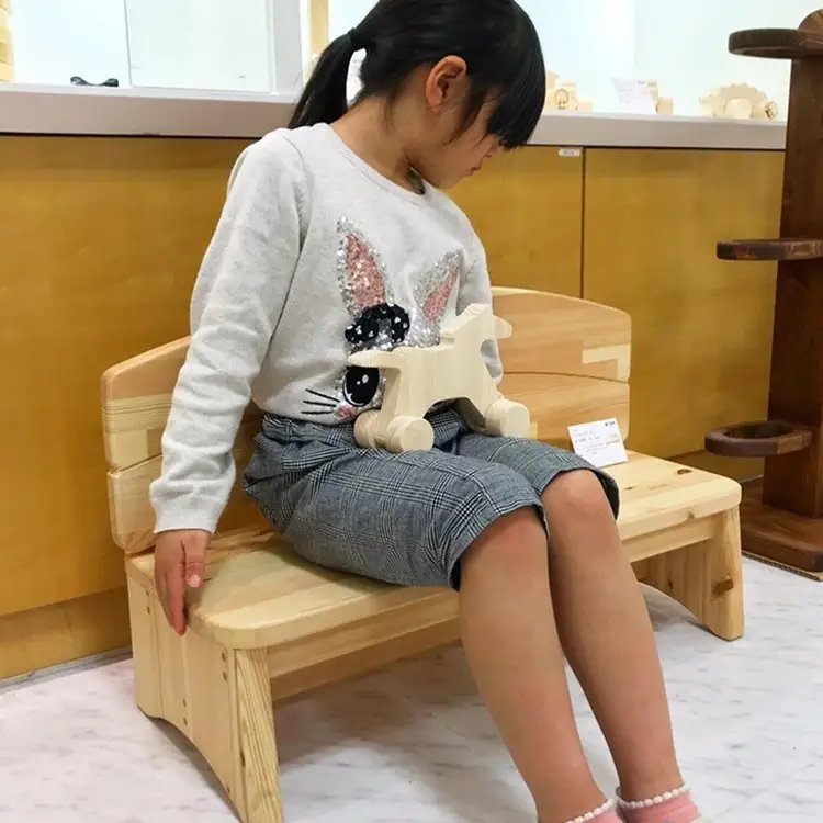 木製キッズチェア 『こどもベンチ にじ』 （カラー：クリア）│パイン材 木製椅子 子供用 木製ベンチ ハンドメイド WoodPark 和歌山県美浜町