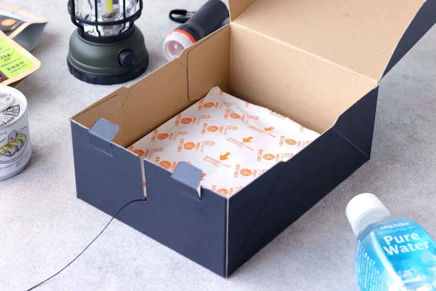 【株式会社 ヨシザワ】非常時に温かい食事を!どこでも加熱BOX レトルト・缶飲料対応（6回分）