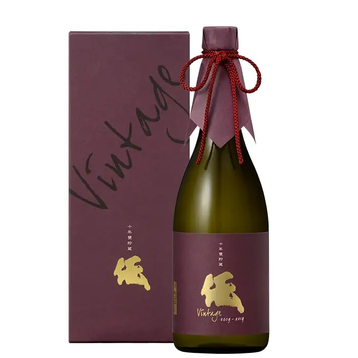 【お中元】芋焼酎 「伝 十年甕貯蔵」 720ml 四合瓶 35度 鹿児島 本格芋焼酎 ビンテージ熟成 vintage 黄麹 濵田酒造 化粧箱入りで ギフト 贈り物 にも【00-023-51-R8OC】