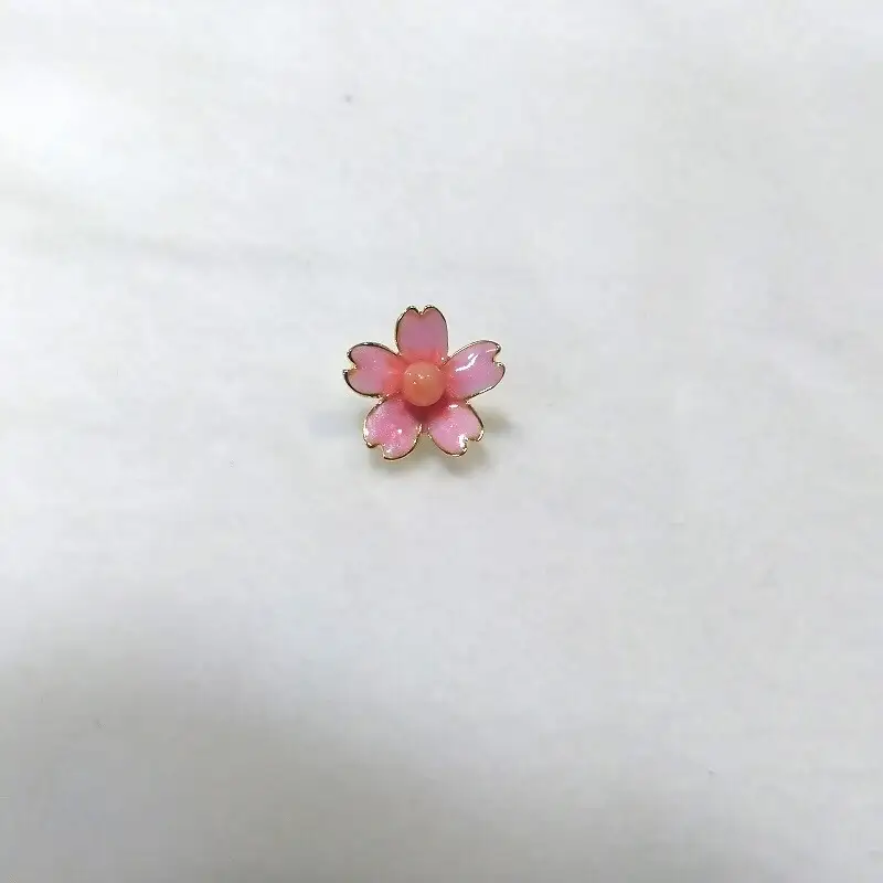 2118 珊瑚ピンブローチ・さくら（深海珊瑚） 贈り物 かわいい アクセサリー カジュアル オシャレ 　桜　花びら