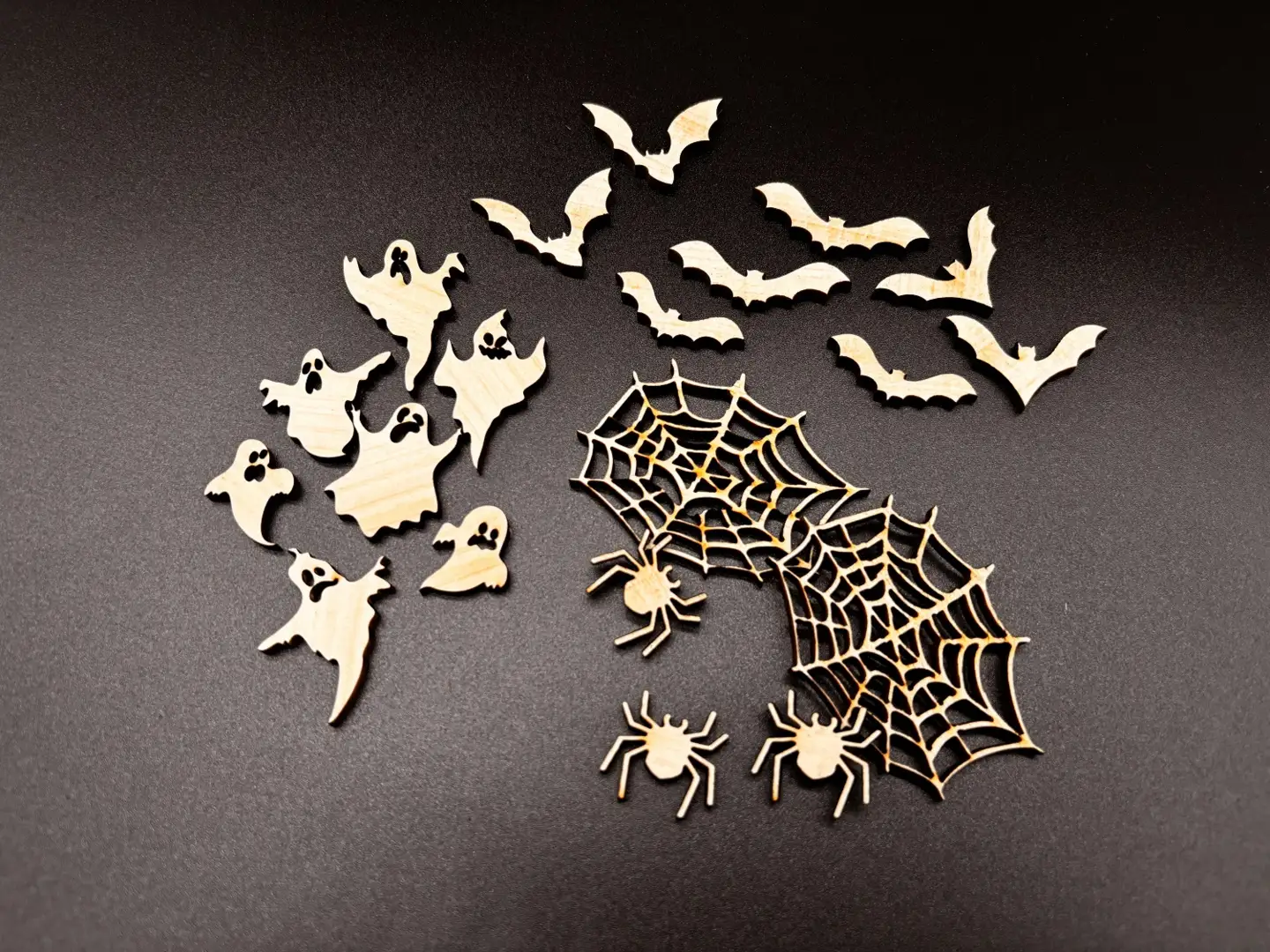 西川材を使った木のステッカー「Wooden Sticker（ハロウィンセット）」